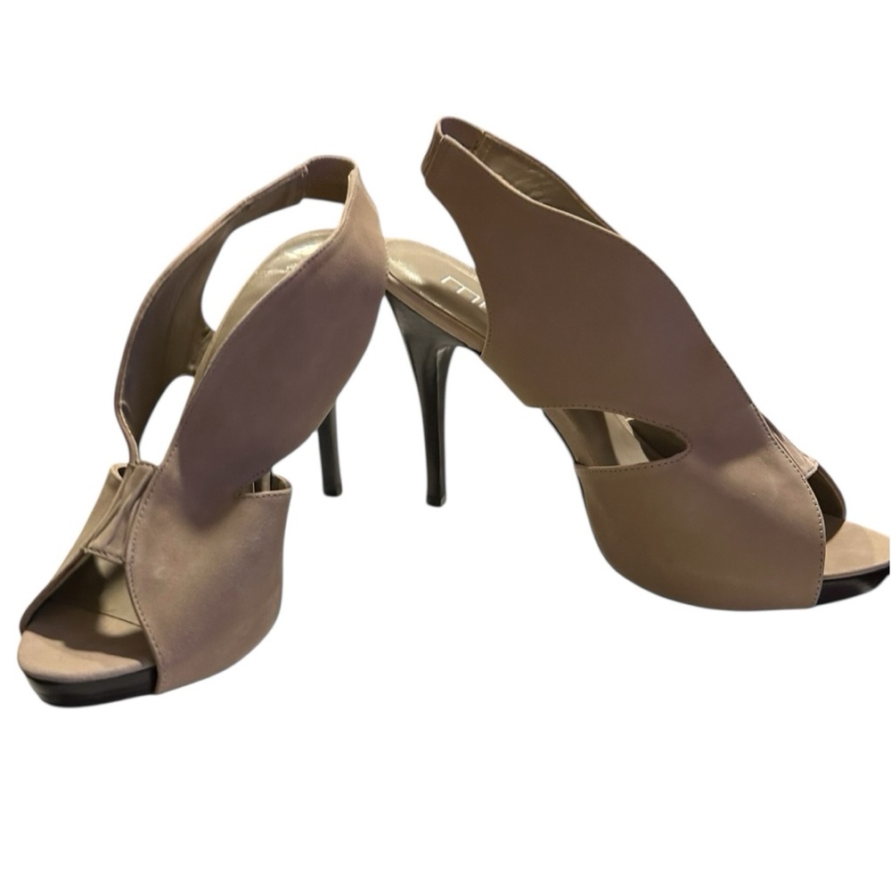 Moda Beige Leather Open Toe Platform Heel Size 9M NWOT